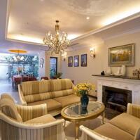 Bán biệt thự lô góc sang trọng full nội thất sịn KĐT Ciputra, Tây Hồ. DT 300m x 4t, mt 10m