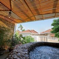 Bán biệt thự lô góc sang trọng full nội thất sịn KĐT Ciputra, Tây Hồ. DT 300m x 4t, mt 10m