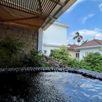 Bán biệt thự lô góc sang trọng full nội thất sịn KĐT Ciputra, Tây Hồ. DT 300m x 4t, mt 10m