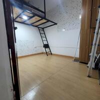 Cho thuê căn hộ chung cư ngõ 5 Láng Hạ, 50m2, 2 ngủ, 6.5 tr