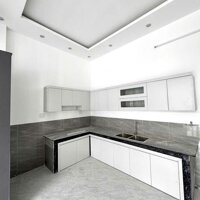 CHỦ NGỘP NGÂN HÀNG BÁN GẤP NHÀ 2 LẦU SHR GIÁP PHƯỜNG TÂN PHONG