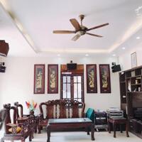 Cho thuê BT sân Vườn tại Bát khối Thạch Bàn Long Biên, S: 380m full nội thất, Giá thuê: 19tr/th, LH 0946204597.