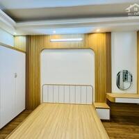 Bán nhà sát vách Mai Anh Tuấn, quận Đống Đa, chỉ 7.99 tỷ, sát hồ, ở cực thích