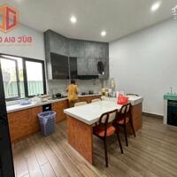 Cho thuê nhà lầu đẹp full nội thất, sân oto, gần chợ Biên Hoà chỉ 15tr/tháng