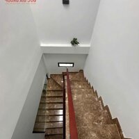 Cho thuê nhà lầu đẹp full nội thất, sân oto, gần chợ Biên Hoà chỉ 15tr/tháng