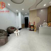Cho thuê nhà lầu đẹp full nội thất, sân oto, gần chợ Biên Hoà chỉ 15tr/tháng