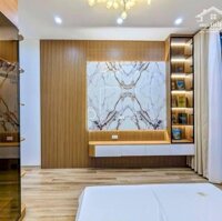 Nhà Đẹp Ngõ Ô Tô Nguyễn Phúc Lai, Đống Đa 43m, 4 tầng, mt 4m, giá 15.8 tỷ.
