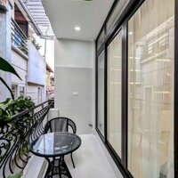 Nhà Đẹp Ngõ Ô Tô Nguyễn Phúc Lai, Đống Đa 43m, 4 tầng, mt 4m, giá 15.8 tỷ.