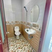 Nhà 3 tầng Lê Văn Việt, TNPB, ngay Vincom Plaza, 60m2, ngang 5m, ở ngay, 5.15 tỷ