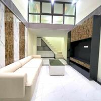 QUÁ HIẾM, PHỐ HỒNG MAI- LÔ GÓC- 6 TẦNG THANG MÁY,  GIÁ CỰC TỐT