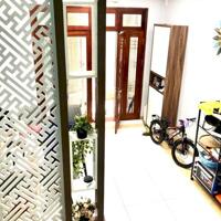 Bán nhà Bằng B - 32m- Vip - Gần trường 1,2...- 1 nhà ra ô tô - Sát hồ - Ngõ thông tứ ngả- Chủ Nhiệt