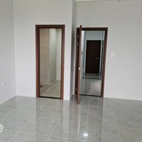 Cho Thuê Kdc Him Lam Q7 Dt: 5X20M Giá Thuê: 60 Triệu/Tháng Vị Trí Nằm Trên Đường D4 Liên Hệ: 0932041111 Dân