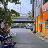 Bán Nhà Sát Mặt Phố Trần Quốc Hoàn. Đường Phân Lô 2 Ô Tô Tránh Nhau. 40M2 Mặt Tiền 7M. Giá Bán 14.5 Tỷ
