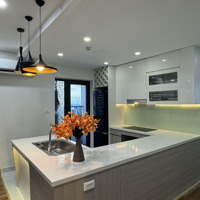 0987.063,288 Bán Chung Cư 146M 7.X Tỷ Tại D11 Sunrise Building 90 Trần Thái Tông- Cầu Giấy