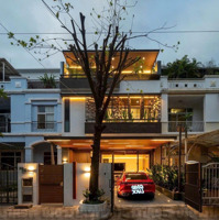 Siêu Phẩm Khu Compound Pmh - Q7. Biệt Thự Decor 100% Mới - Cao Cấp - Hiện Đại. An Ninh 24/7.Em Luân