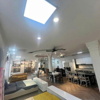 Bán Nhà Mặt Tiền Đường Nguyễn Văn Trỗi, P. 8, Q. Phú Nhuận (12X18M 4 Tầng Hđt: 260 Tr - Gía: 50 Tỷ)