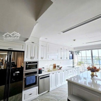 Nhà Em Cần Bán Căn Penhouse 400M2 Rất Đẹp