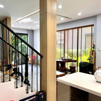 Cần Cho Thuê Nhà Phố Vườn 1T1L Trục Đường 16M, Căn Bìa, Đông Nam, Full Nội Thất Giá 12,5 Triệu/Tháng
