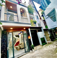 Hot! Nhà Siêu Xinh Chỉ 2.2 Tỷ Ngay Bến Xe Miền Đông! Xây 2 Tầng 39M2 Đường Quốc Lộ 13. Hẻm Oto, Shr