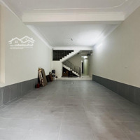 Bán Nhà Mặt Phố Quận Hoàng Mai 110M2