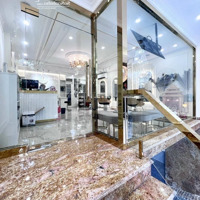 Nghĩa Tân-Nhà Vip Cầu Giấy - Tặng Nội Thất Siêu Vip - Thang Máy - Vỉa Hè Kd-70M-9Tâng-Mt5.4M-36Tỷ