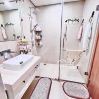 Cần Bán Căn Hộ Rivera Park Quận 10Diện Tích78M2 2 Phòng Ngủgiá Bán 4,5 Tỷ. Liên Hệ: 0931196468 Thành. Lầu Cao