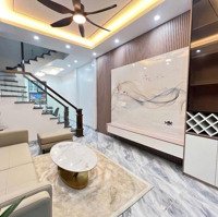 B.án Gấp Nhà Lô Góc , 40M2 - 5 Tầng , 6 Ngủ , Ở Hoặc Kinh Doanh