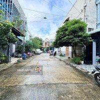 Bán Nhà Phố Ngay Trung Tâm Thành Phố Dĩ An