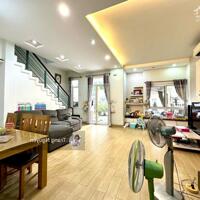 Cần bán gấp căn biệt thự 130m² The Oasis ngay Aeon sân golf sông Bé. Full nội thất chỉ 5.6 tỷ
