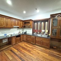 Cho Thuê Biệt Thự Rộng, Có Bể Bơi, Sân Vườn Tại Tây Hồ, Hà Nội