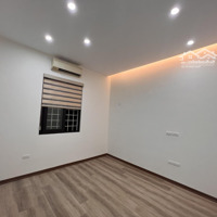 Bán Tập Thể Tầng 6, 3 Phòng Ngủ+ 2 Vệ Sinh 75M2, Đường Bưởi, Giá Bán 4,5 Tỷ