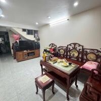 Bán nhà Ngô Gia Tự, Long Biên, ngõ nông thông thoáng, 40m2 giá 6 tỷ hơn