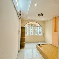 Hot! Cho Thuê Lầu Mặt Tiền Ngã Tư Điện Biên Phủ - Đinh Tiên Hoàng Q. 1