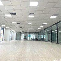 Cho Thuê Nhà Mặt Phố Trần Quốc Hoàn Vị Trí Đẹp Nhất Phố,Diện Tích60M2X5T,Mặt Tiền5M, Giá Thuê 35 Triệu/Tháng
