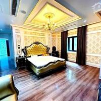 Chính chủ bán gấp căn biệt thự Vườn Đào, Hồ Tây, 100m2 MT 8m, 4 tầng có hầm giá 3x tỷ