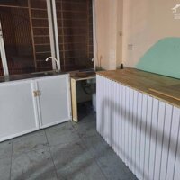 Chính chủ cho thuê văn phòng - mặt bằng kinh doanh Tầng 1 và 2 trong tòa nhà 4 tầng tại Ngõ 15 Phương Mai Đống Đa HN.
