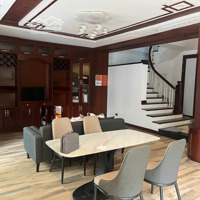 Bán Biệt Thự Đẹp Tại Hoàng Hoa Thám, 39,8 Tỷ, 130M2, 6 Phòng Ngủ 6 Vệ Sinh Pháp Lý Đầy Đủ