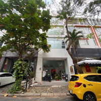 Nhà Phố Hưng Gia, Phú Mỹ Hưng, 6X18.5M, Bán 27.8 Tỷ Liên Hệ: 0938602838 Nhân (Xem Nhà 24/7)