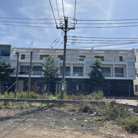 Cần Bán Lô Đất Giữa Khu Dân Cư Xã Đồi 61, Trảng Bom, Đồng Nai, Sổ Hồng, Giá 800 Triệu