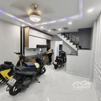 Nhà Bến Vân Đồn Q4 - 2 Lầu Đúc - 40M2 - Ko Qh - Chỉ 4 Tỷ Nhỉnh