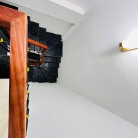 Chính Chủ Bán Nhà Giáp Bat-38M2-Xây Mới- Giá Bán 6,490 Tỷ-Mặt Tiền 4,5M-Gần Ô Tô