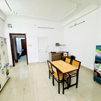 Văn Phòng, Phòng Lớn, 2 Phòng Ngủ, Cửa Kính Lớn 50M2 Đẹp Giá Rẻ Mặt Tiền Đường Bạch Đằng P2 Tb