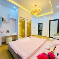 Vị Trí Đắc Địa- Phố Víp Yên Hoà Ô Tô - Kinh Doanh , 17,8 Tỷ, 69M2,Mặt Tiền 6,5M Trung Tâm Cầu Giấy