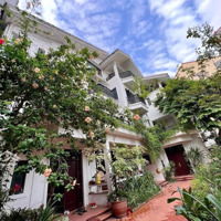 Bán Đất Tặng Biệt Thự Phố Quảng An 191M2,Mặt Tiền9,6M, Giá Bán 73 Tỷ. Full Thổ Cư. Liên Hệ 0962387983.
