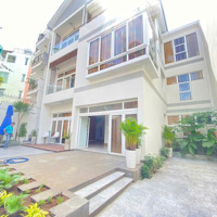 Cho Thuê Biệt Thự Sân Vườn Đường Lê Văn Sỹ, P.13, Q.3 .
