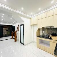 Nhà mới đón khách- Trung  tâm Hà Đông- 40m2- ô tô đỗ gần- 2 mặt thoáng