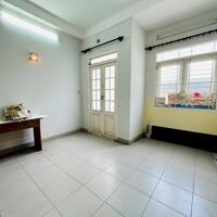 BÁN NHÀ TÔ HIẾN THÀNH QUẬN 10 XE HƠI ĐỖ CỬA 4 TẦNG VỊ TRÍ CỰC ĐẸP GIÁ RẺ 5.6 TỶ