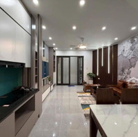 Cực Hiếm Giảng Võ! Ô Tô Dừng Đỗ,Mặt Tiềnkhủng 7M, Sát Phố, Kd Đỉnh,Diện Tích40M2*5T Giá Bán 17 Tỷ