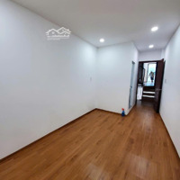 Mt 3 /2, 1 Trệt 1 Lầu , Ngang 4M , Giá Bán 16.9Ty, P.10, Q.10 .Lh : 0932.075.285