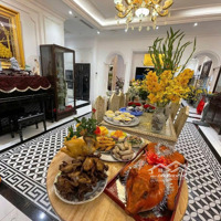 Biệt Thự Đơn Lập View Mặt Vườn Hoa 393M2 Có Bể Bơi Riêng, Hoàn Thiện Đẹp Lắp Thang Máy